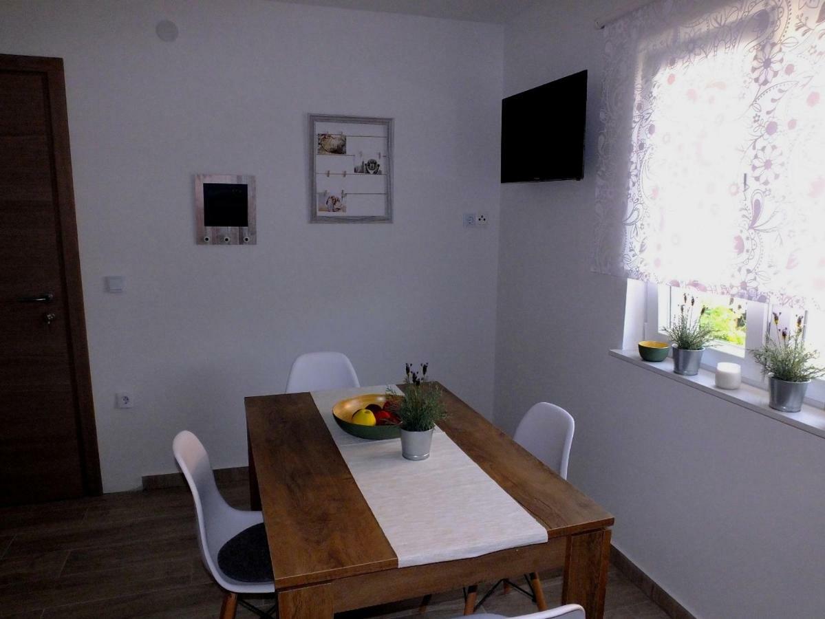 Apartmani Berno Starigrad Paklenica Exterior photo